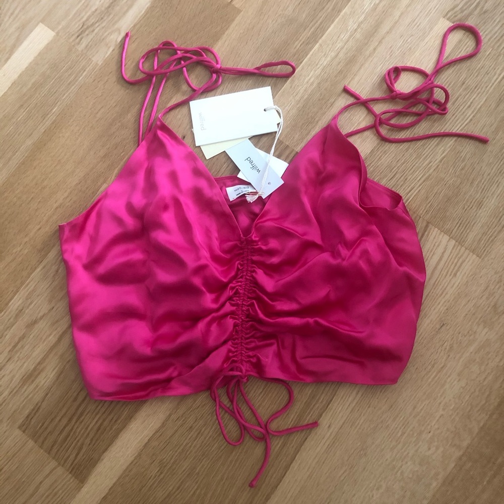 Aritzia top (brand new)